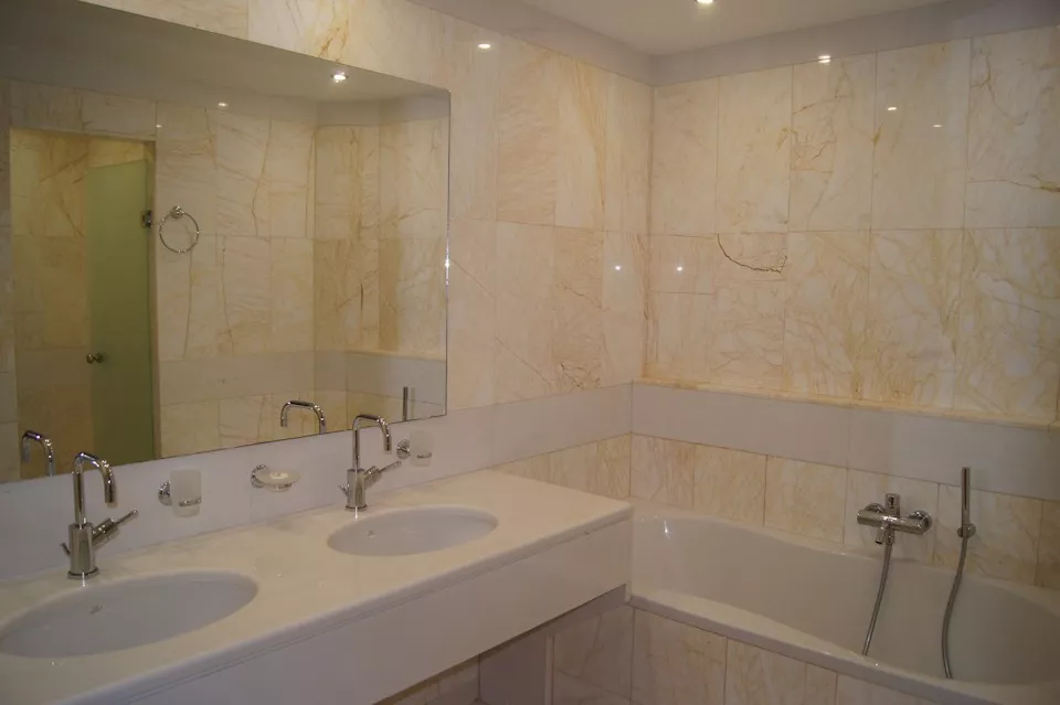 Tiara Holidays - Kanapitsa Mare Hotel - one bedroom suite bathroom